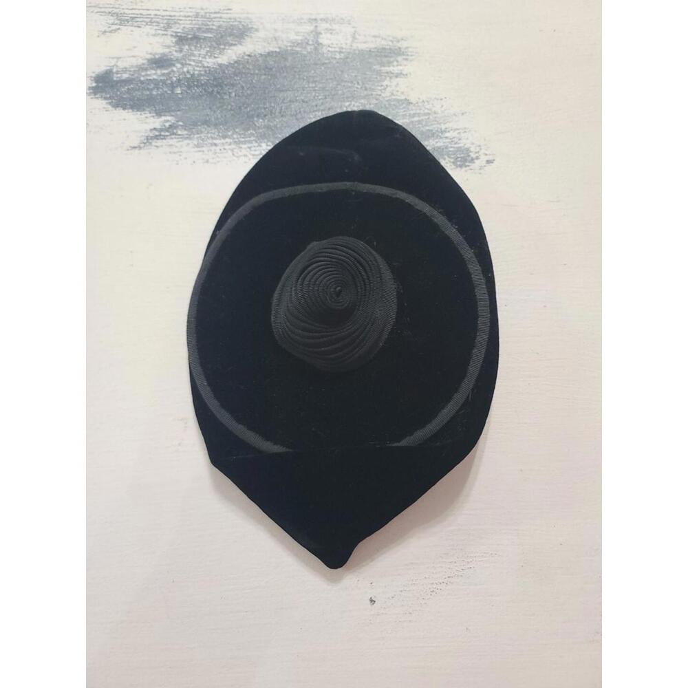 VTG Gottlied NY Womens Pill Box Hat Black Velvety Clip In Combs Henry Harris EUC